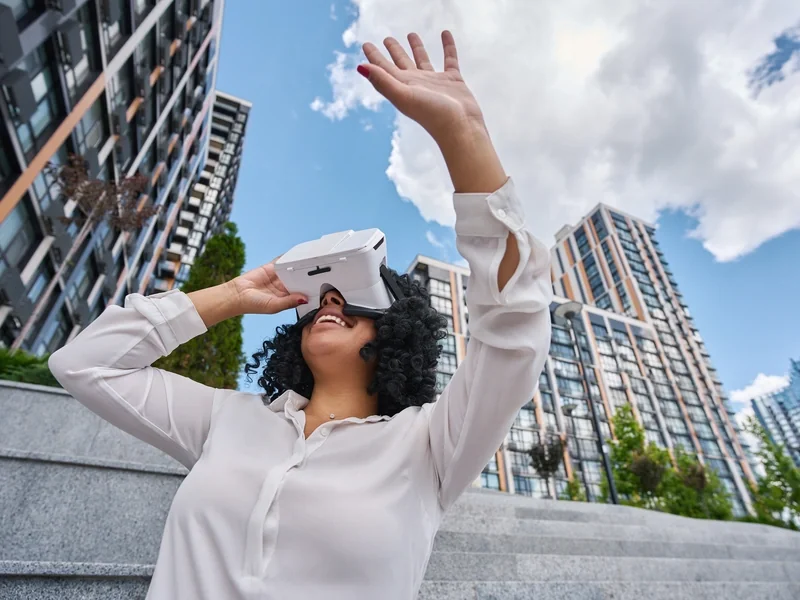 Augmented Reality (AR)