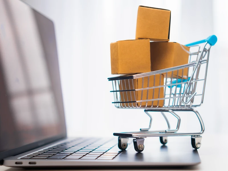 E-commerce mobile app preview
