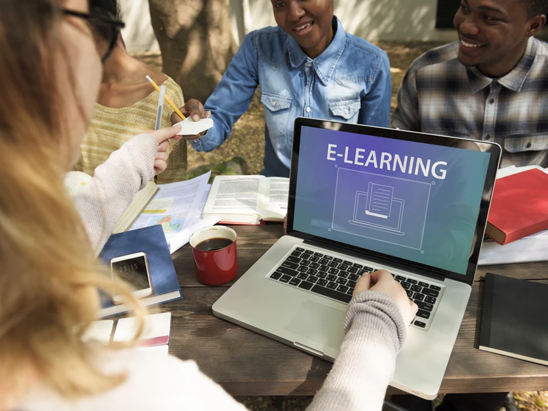 Education & E-learning mobile app preview