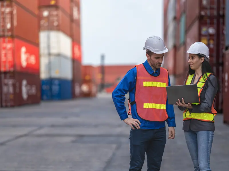 Logistics mobile app preview