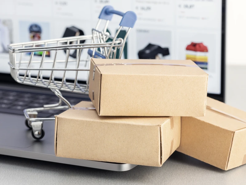 E-commerce mobile app preview