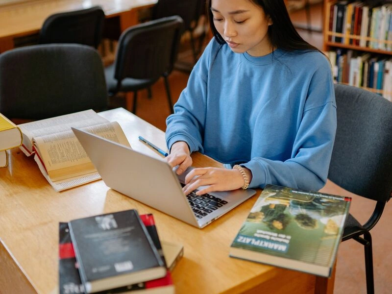Education & E-Learning mobile app preview