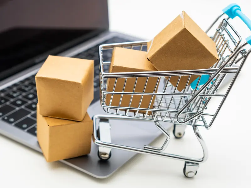 E-commerce mobile app preview