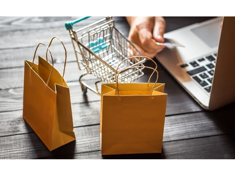 E-commerce mobile app preview