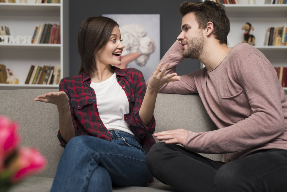 couple-having-conversation-moment (1)